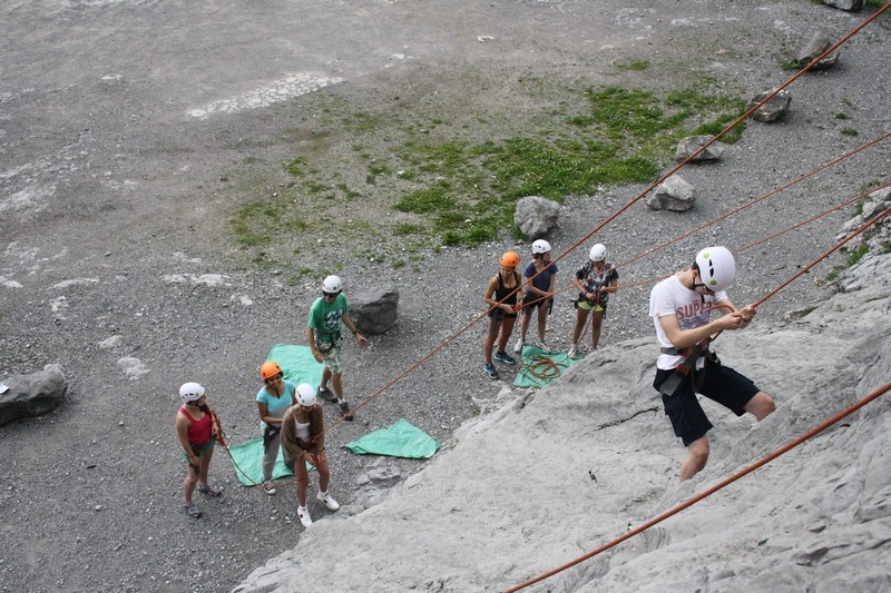 Village Camps International Summer Camp Leysin, Switzerland 2025-08-09 https://www.villagecamps.com/journals_admin/images/683-9-climb (20).jpg